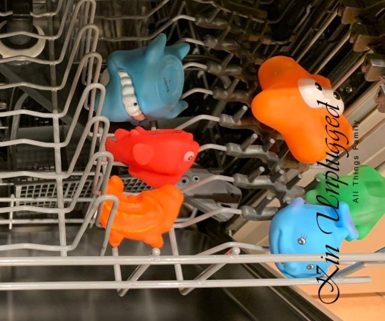 How to clean baby bath toys (and keep them clean!) Kin Unplugged